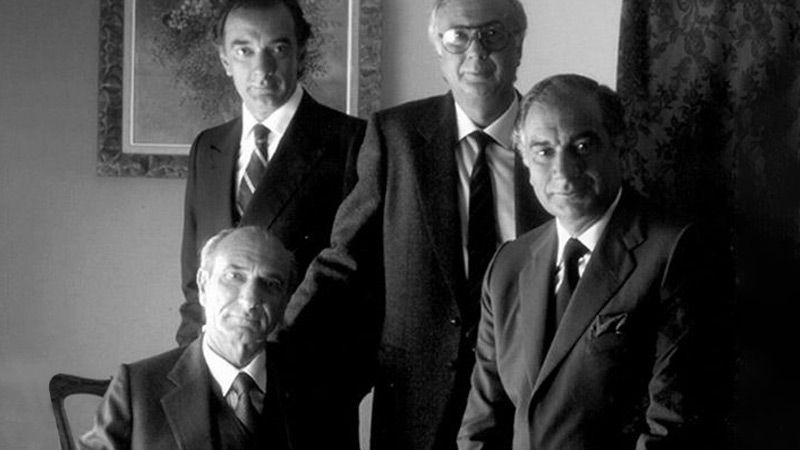 Antonio, Mariano, José María y Enrique Puig Planas, la segunda generación familiar, se incorporan a la empresa.