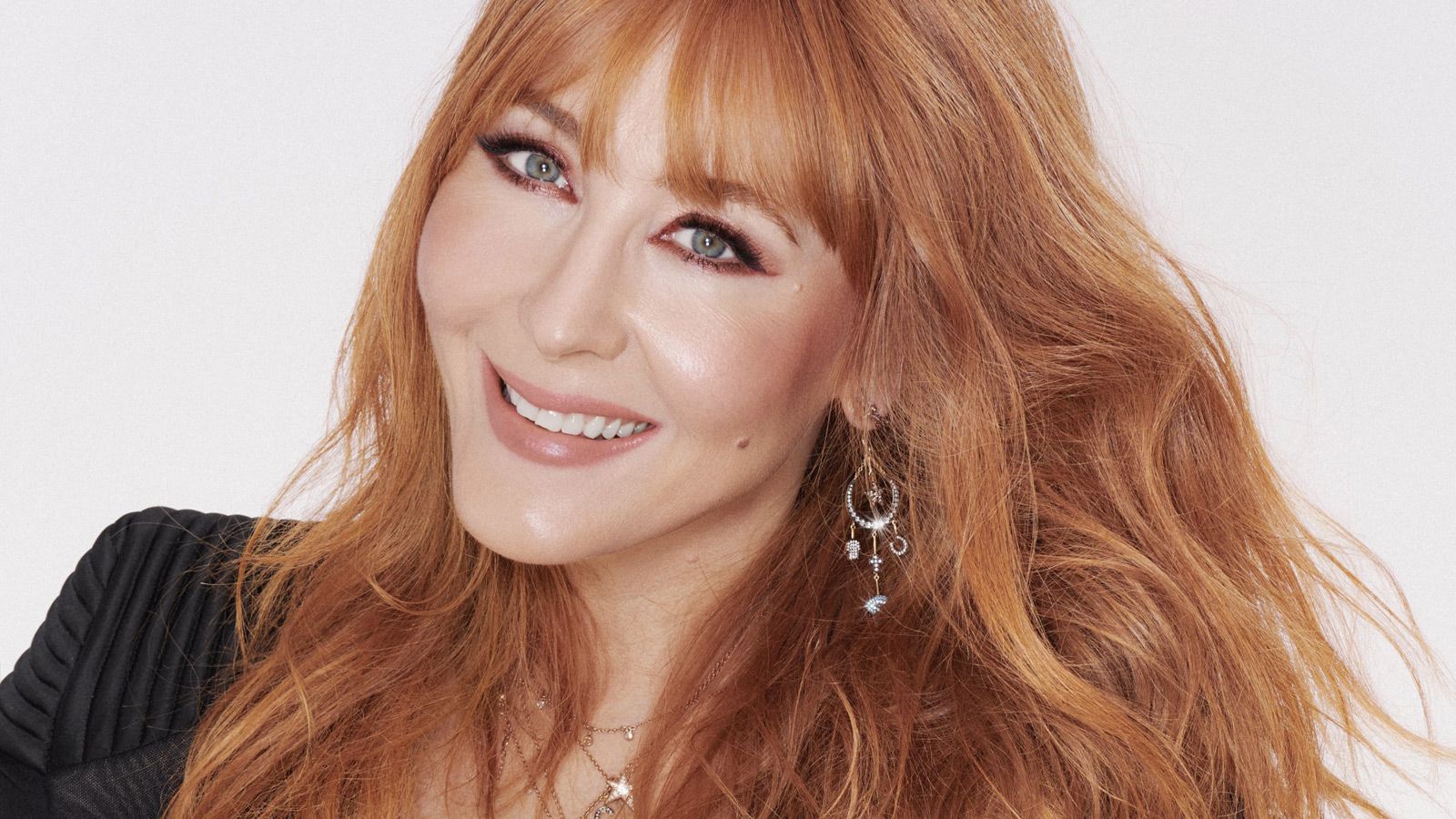 Puig acquires a majority stake in Charlotte Tilbury, the British iconic luxury makeup and skincare brand launched in 2013.